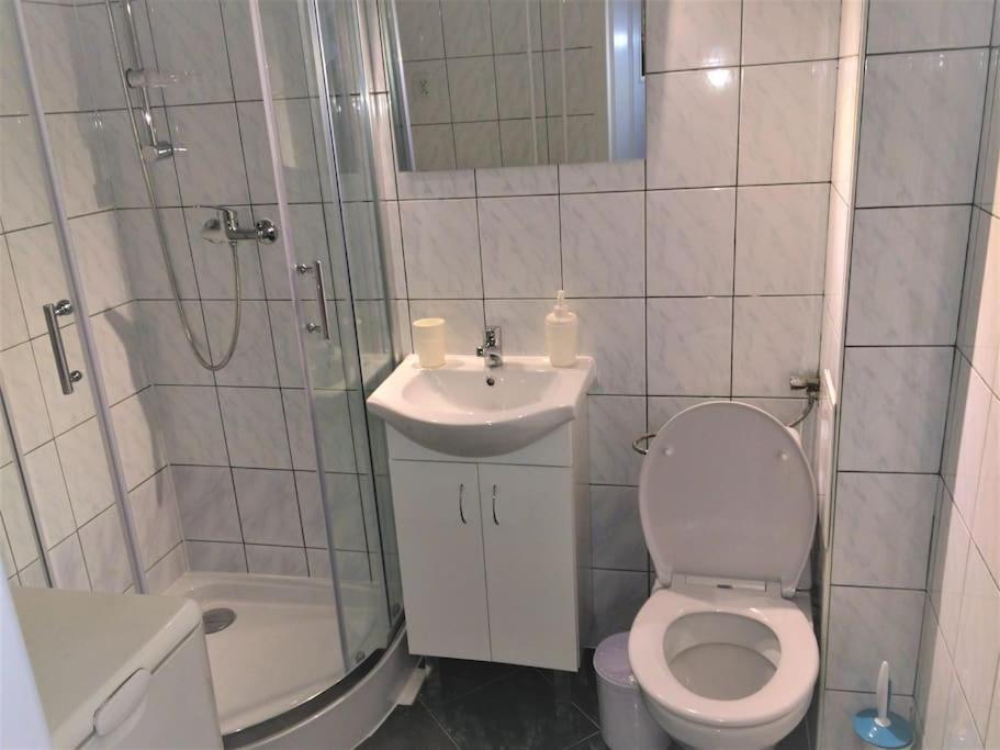 57 Lobzowska Bright Apartment Краков Экстерьер фото
